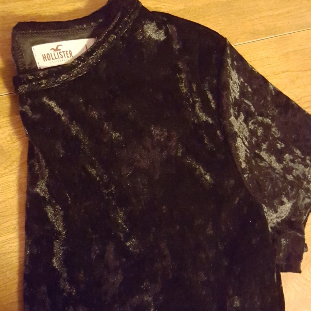 Hollister black velvet crop shirt